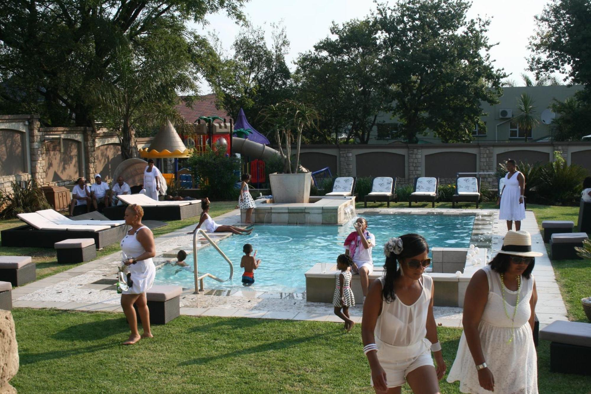 Africa Paradise - Or Tambo Airport Boutique Hotel Benoni Dış mekan fotoğraf