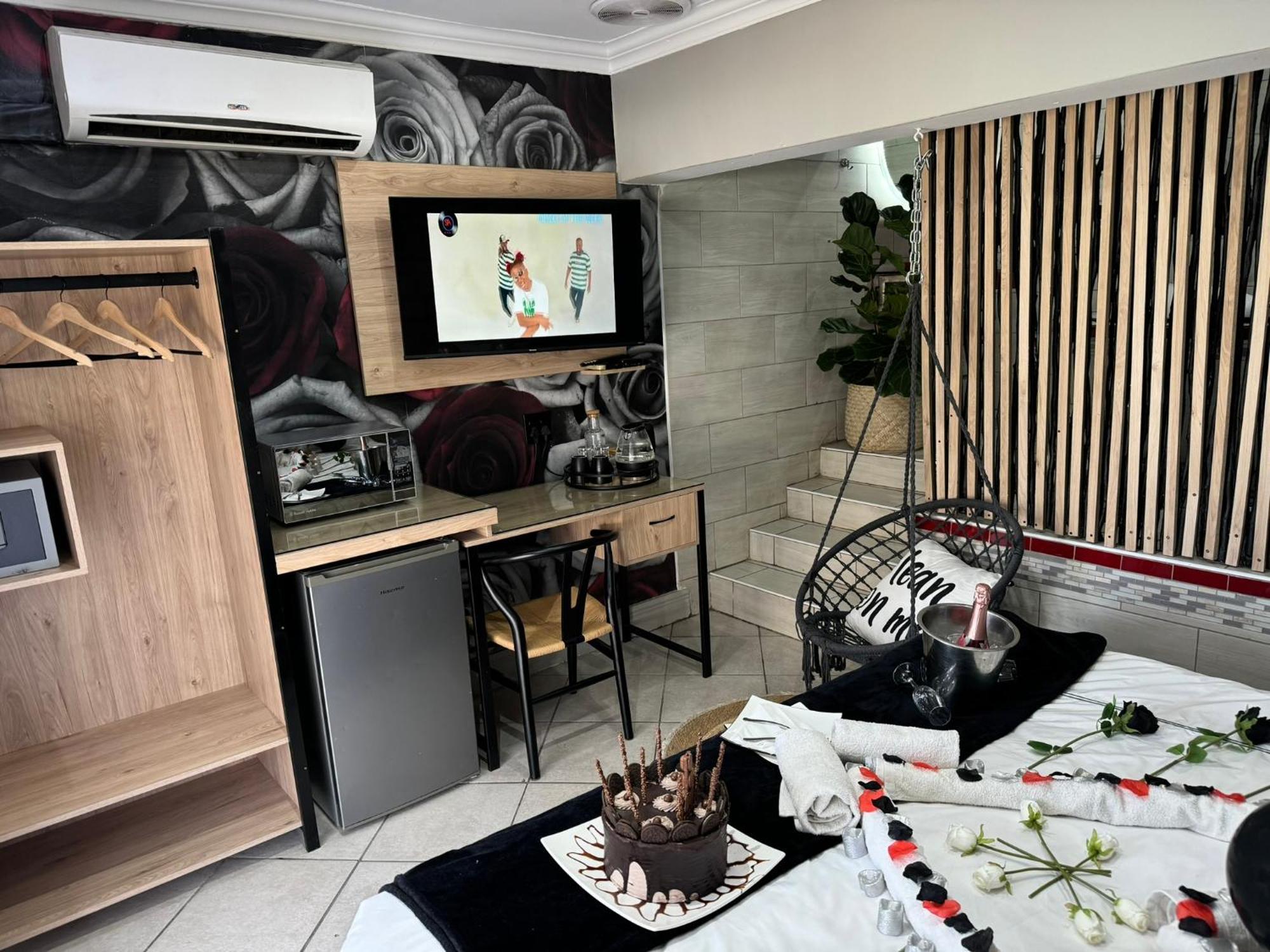 Africa Paradise - Or Tambo Airport Boutique Hotel Benoni Dış mekan fotoğraf