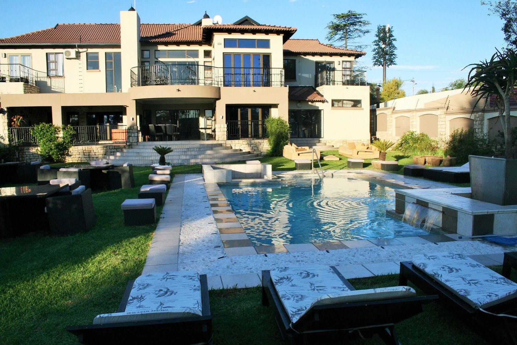 Africa Paradise - Or Tambo Airport Boutique Hotel Benoni Dış mekan fotoğraf